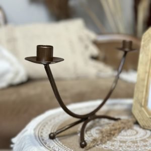 Dubults metāla svečturis