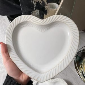 Balts šķīvis sirds