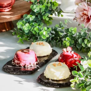 Melni akmens paliktņi uzkodām, kūkām, dekoriem