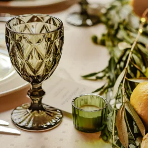 Tumši zaļa stikla glāze vīnam vai ūdenim 250ml